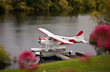 photo of a seaplane on the Derwent River